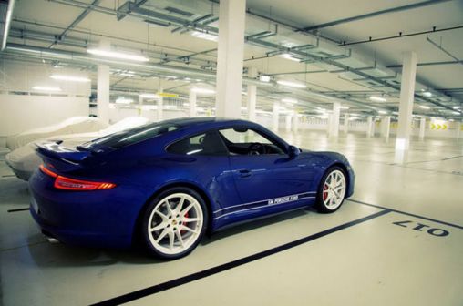 Custom made Porsche 911 Carrera 4S has been unveiled