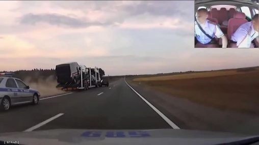 Crazy police chase in Russia – chasing mad truck driver