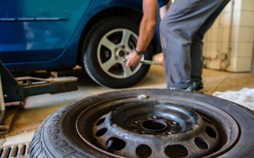 6 Car Maintenance Tasks You Can DIY