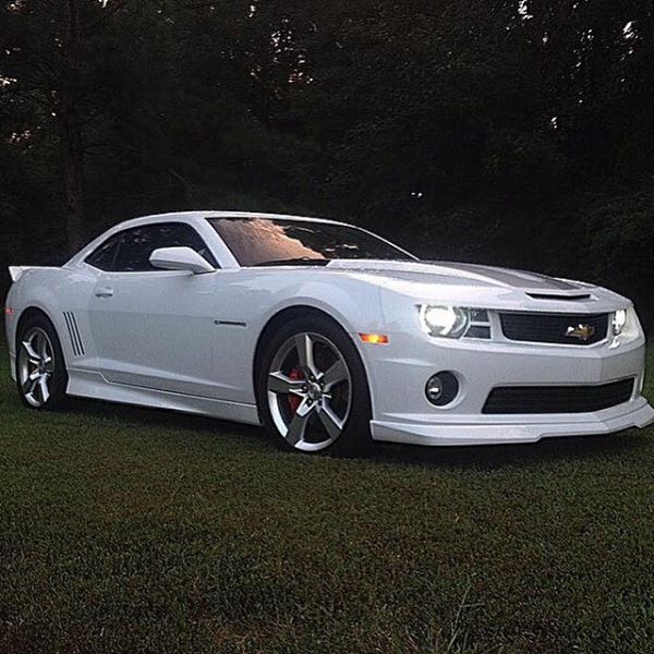 Chevrolet Camaro Fifth Generation: 5th Gen White 2012 Chevrolet Camaro SS.....